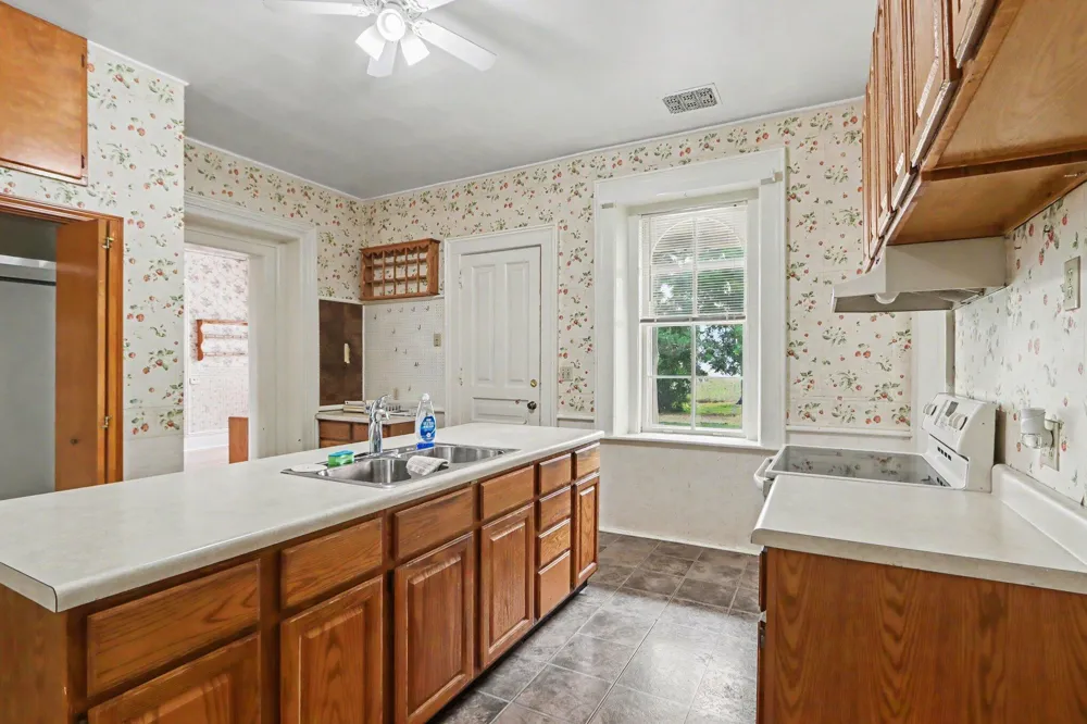 31465 W Colon Road Colon Township, MI 49040