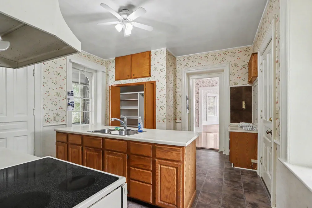 31465 W Colon Road Colon Township, MI 49040