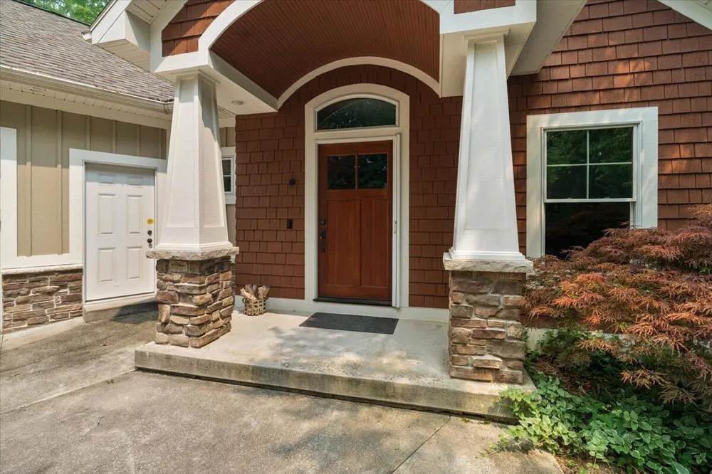 2066 Meek Drive NE Plainfield Charter Township, MI 49306