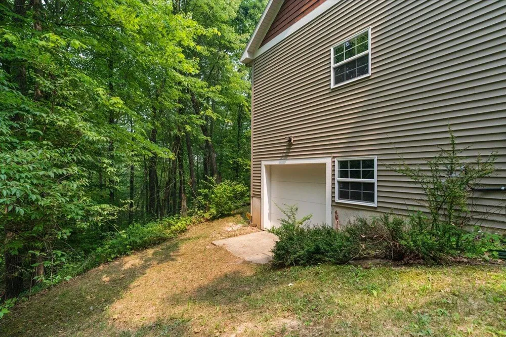 2066 Meek Drive NE Plainfield Charter Township, MI 49306