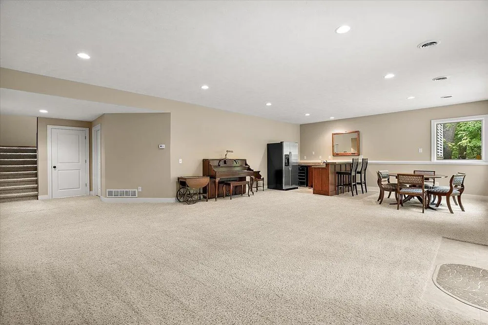 2066 Meek Drive NE Plainfield Charter Township, MI 49306