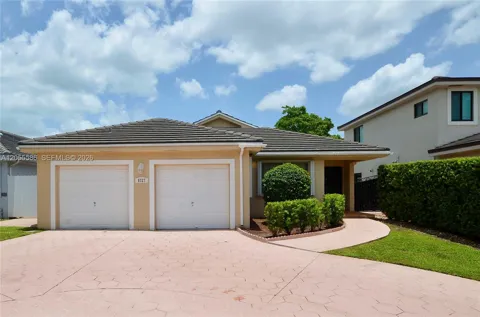 8727 NW 150th Ter