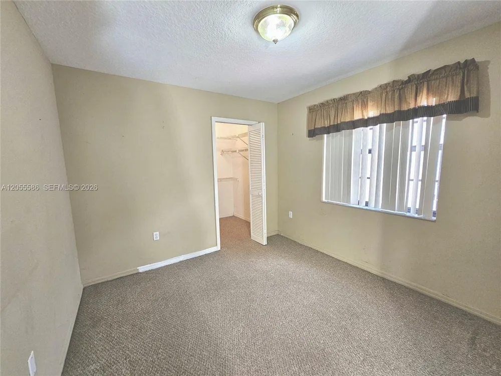8727 NW 150th Ter Miami Lakes, FL 33018
