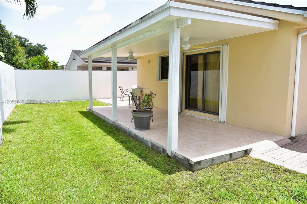 8727 NW 150th Ter Miami Lakes, FL 33018