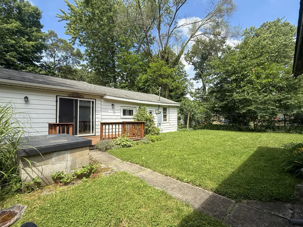 52411 Lakeview Drive Dowagiac, MI 49047