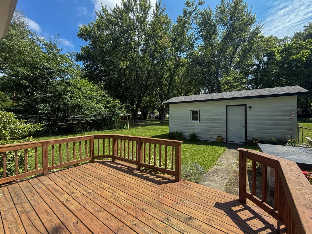 52411 Lakeview Drive Dowagiac, MI 49047
