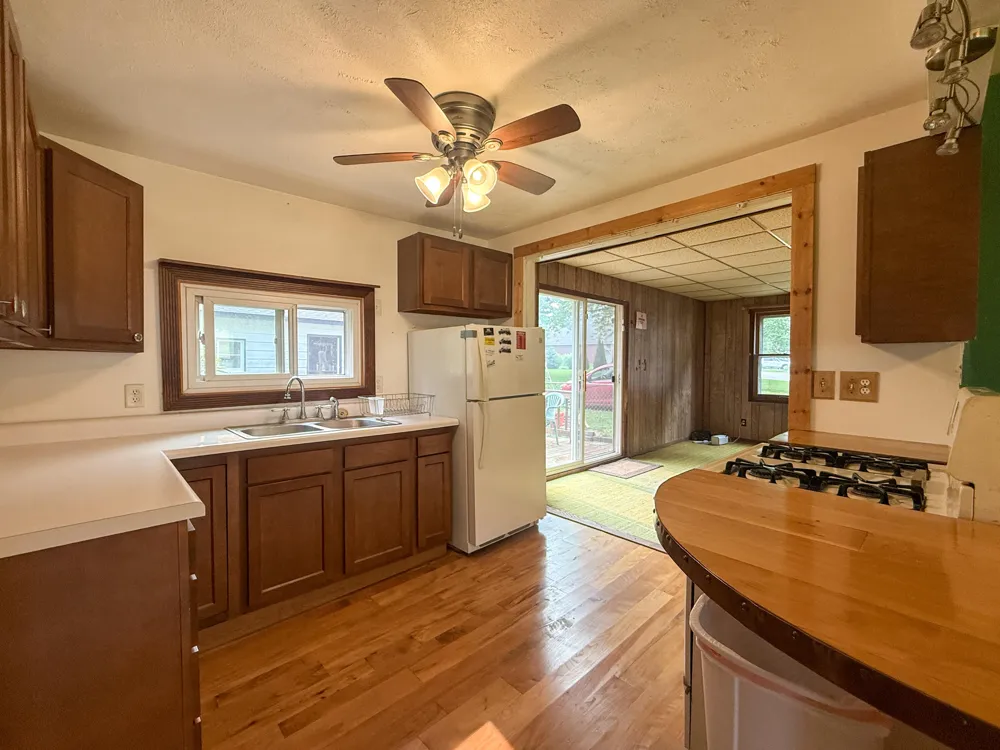 52411 Lakeview Drive Dowagiac, MI 49047