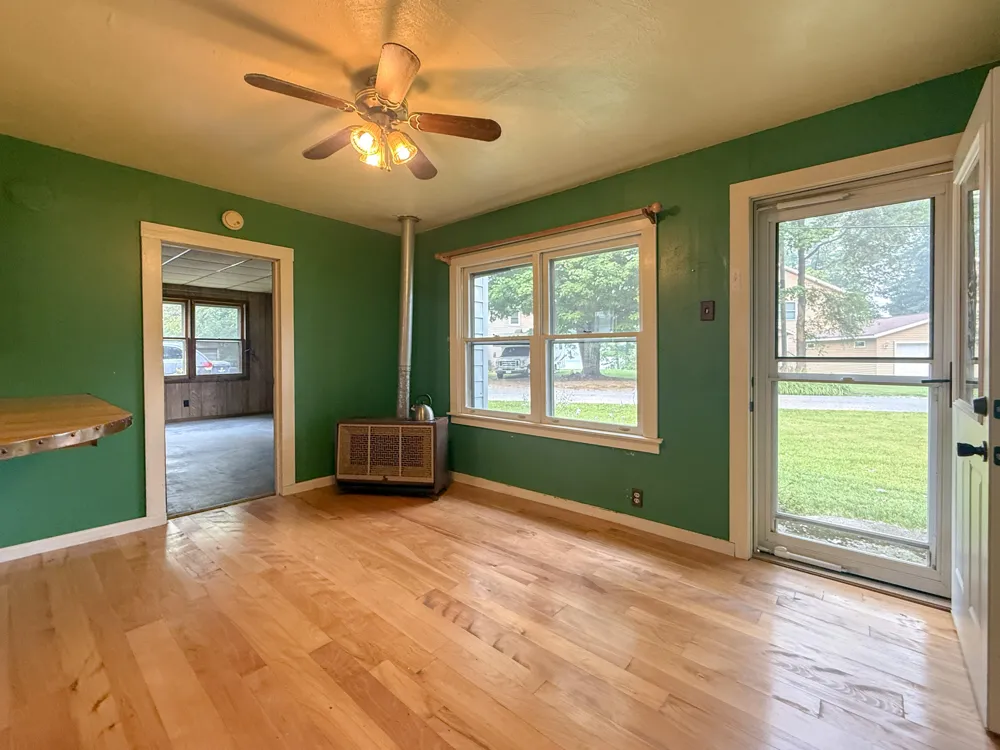 52411 Lakeview Drive Dowagiac, MI 49047