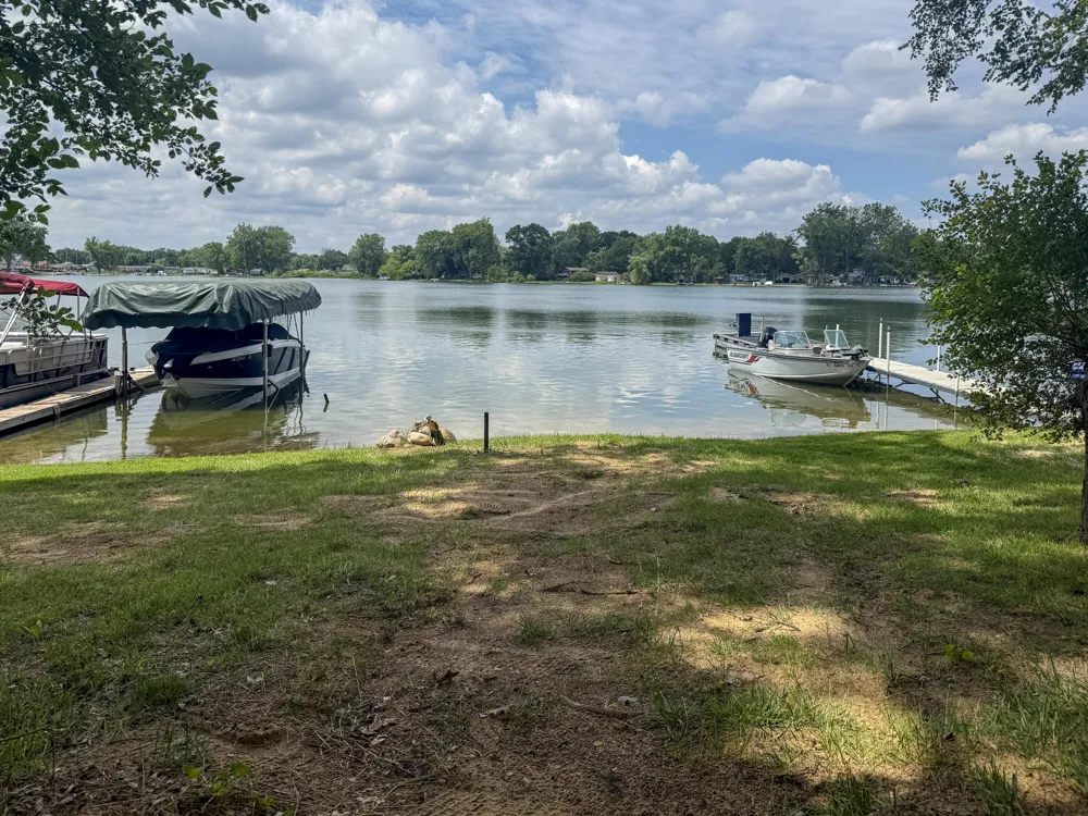 52411 Lakeview Drive Dowagiac, MI 49047