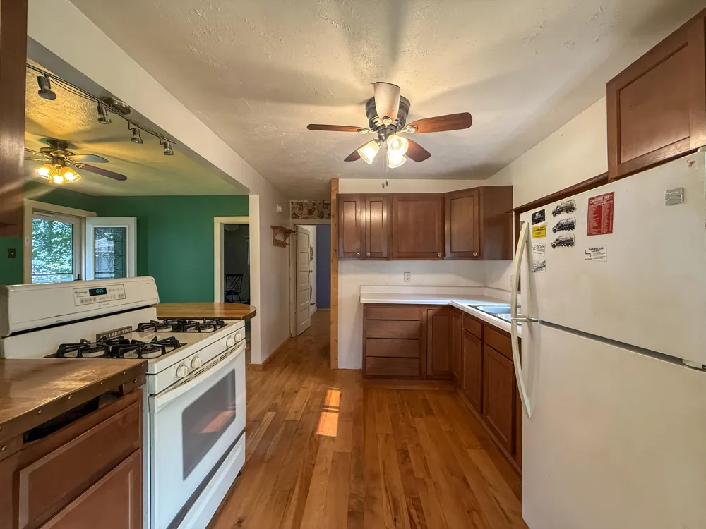 52411 Lakeview Drive Dowagiac, MI 49047