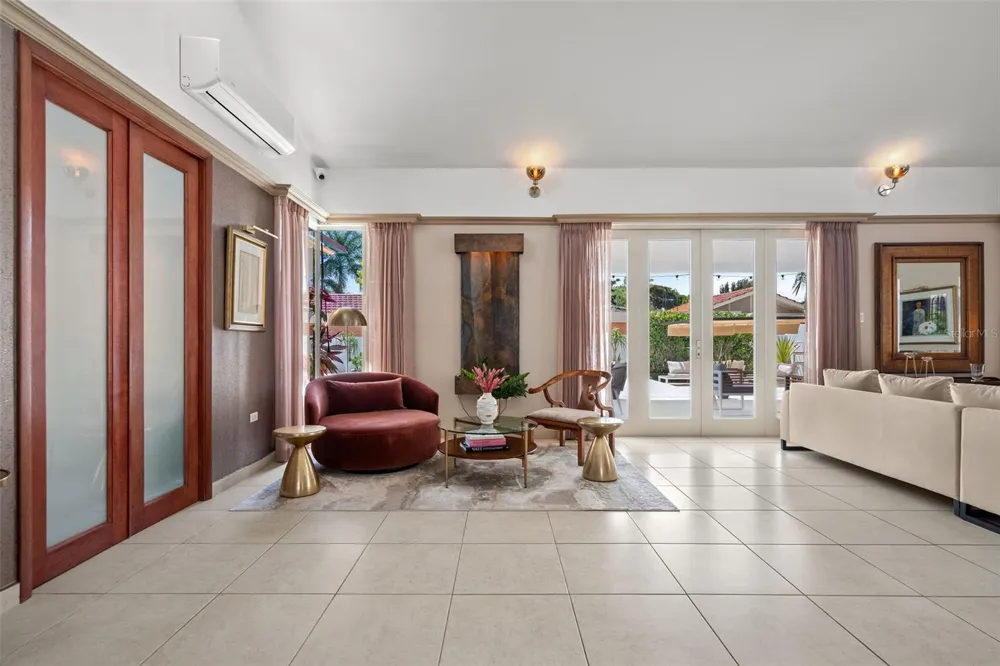 377 CORREDOR DE LA ARBOLEDA Dorado, PR 00646