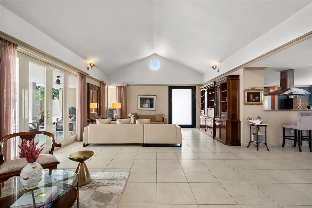 377 CORREDOR DE LA ARBOLEDA Dorado, PR 00646