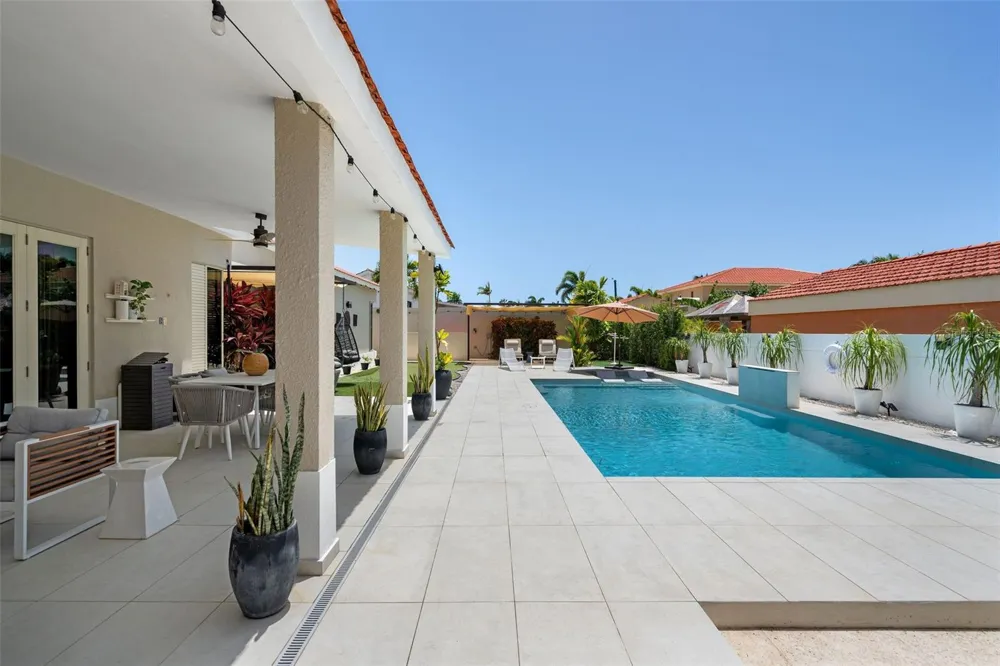 377 CORREDOR DE LA ARBOLEDA Dorado, PR 00646