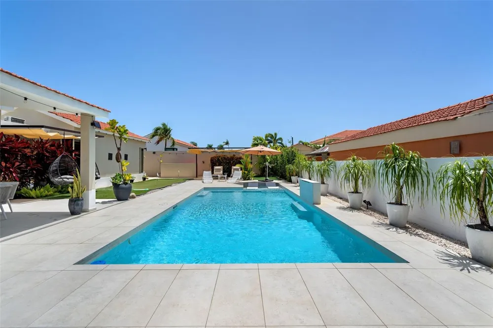 377 CORREDOR DE LA ARBOLEDA Dorado, PR 00646