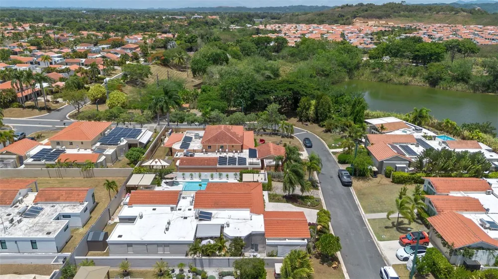 377 CORREDOR DE LA ARBOLEDA Dorado, PR 00646