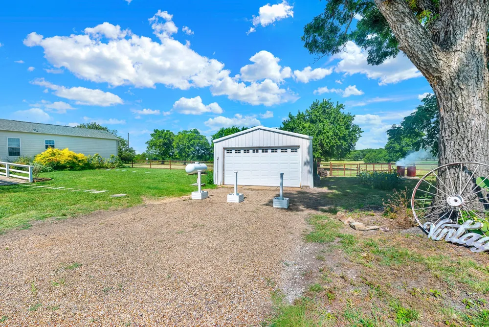 1425 Lone Star Road Celina, TX 75009