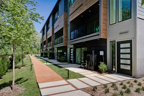 212 NW 9th Street