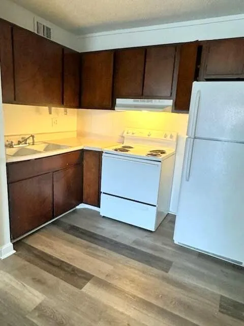19 Chestnut Avenue #17