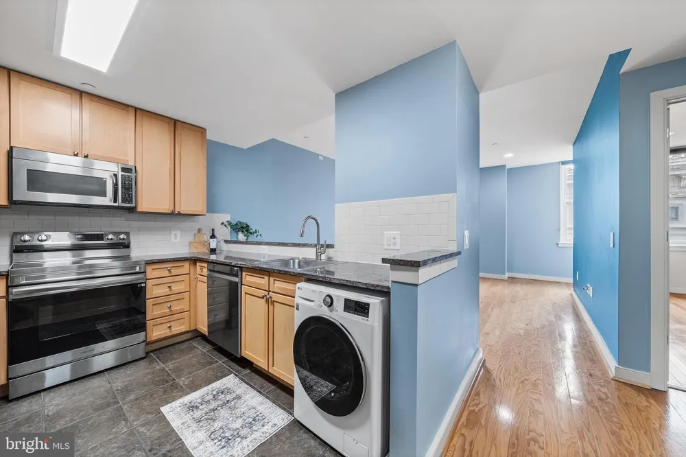 111 S 15TH STREET #2008 Philadelphia, PA 19102