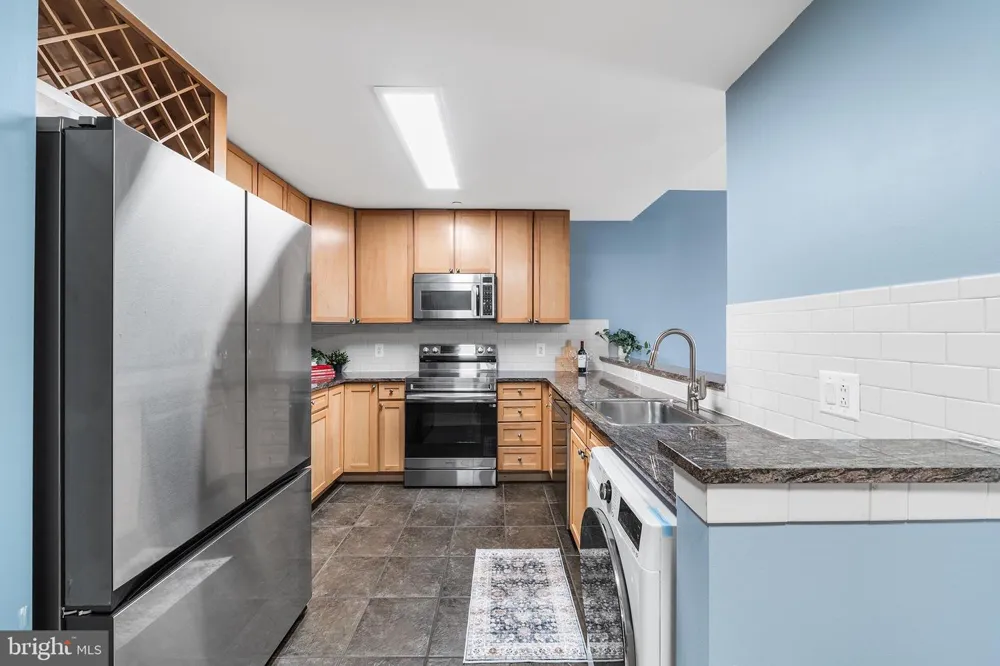 111 S 15TH STREET #2008 Philadelphia, PA 19102