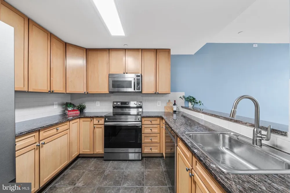 111 S 15TH STREET #2008 Philadelphia, PA 19102