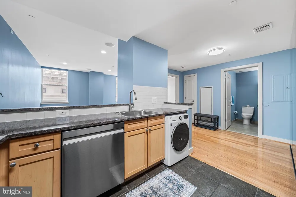 111 S 15TH STREET #2008 Philadelphia, PA 19102