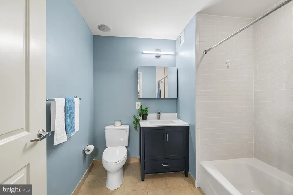 111 S 15TH STREET #2008 Philadelphia, PA 19102