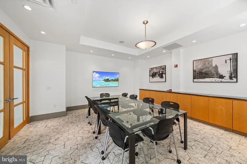 111 S 15TH STREET #2008 Philadelphia, PA 19102