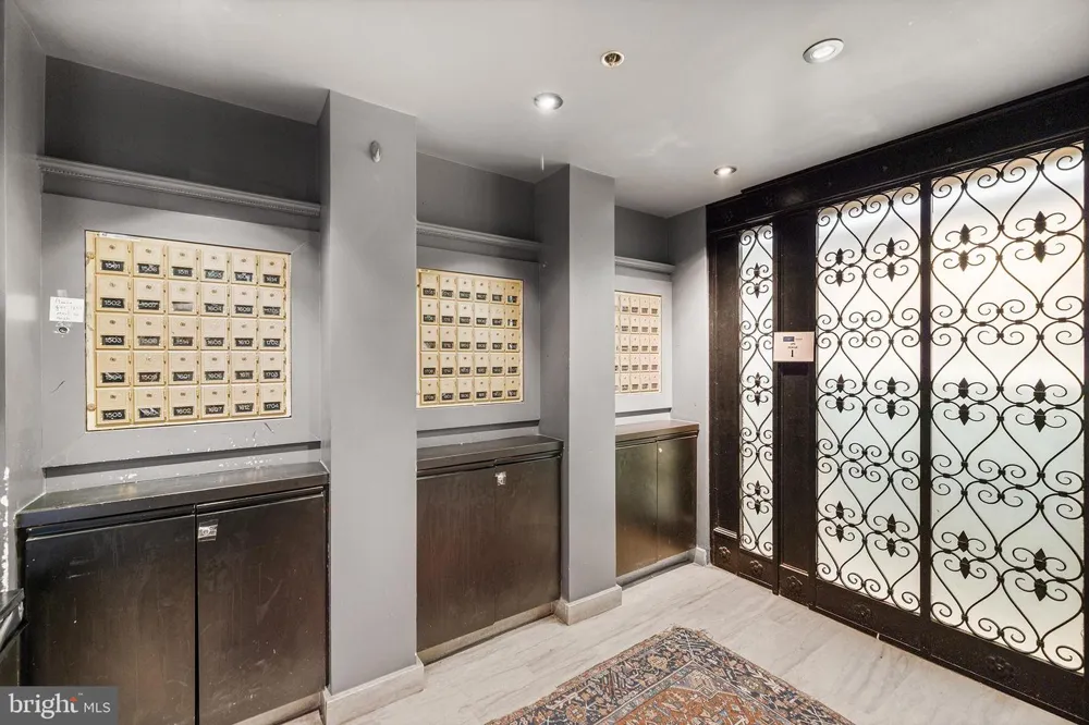 111 S 15TH STREET #2008 Philadelphia, PA 19102