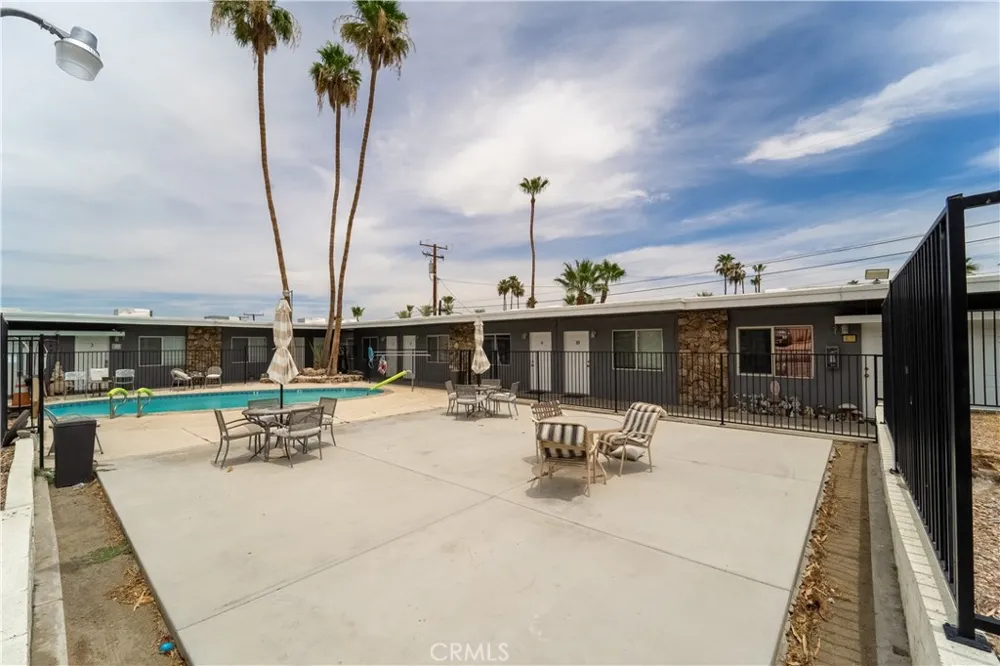 37250 Bankside Drive Cathedral City, CA 92234