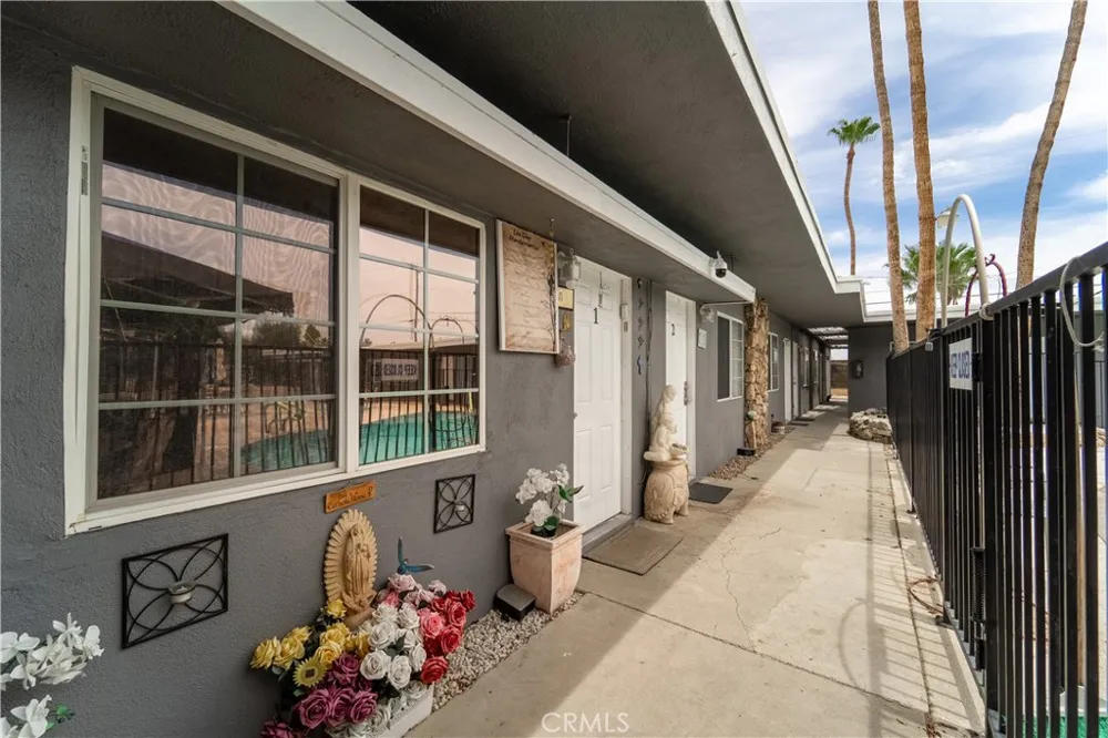 37250 Bankside Drive Cathedral City, CA 92234