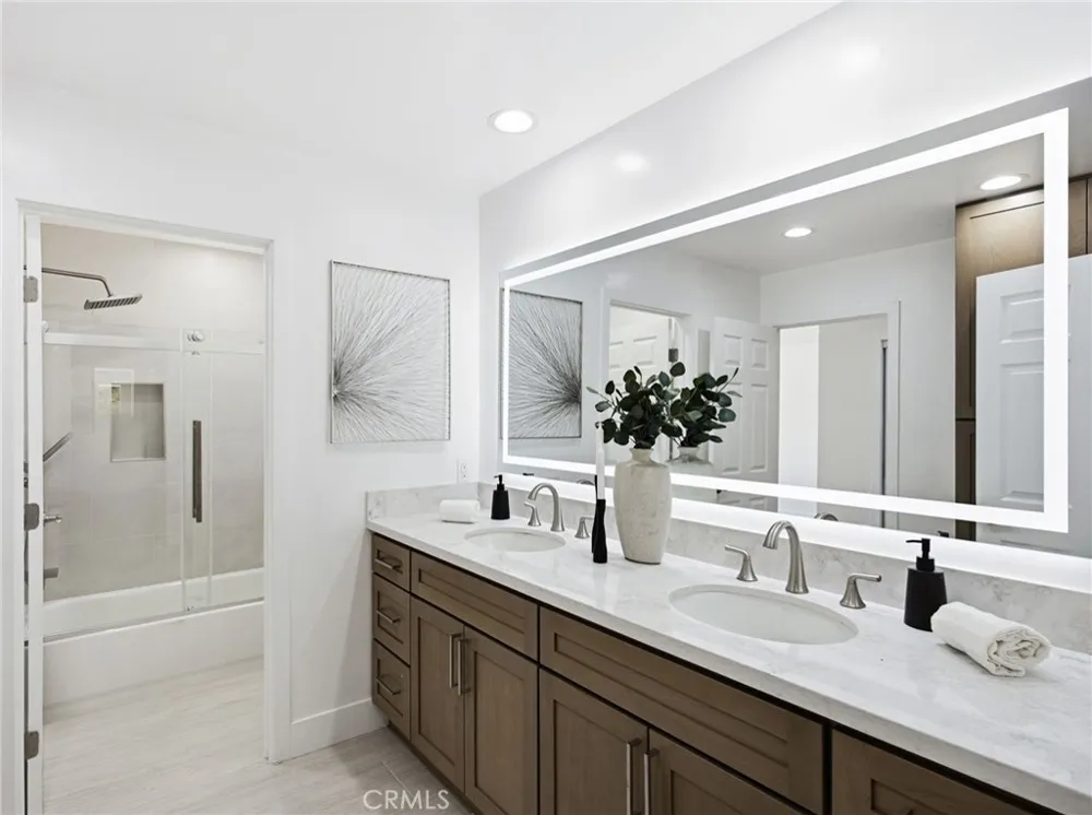 1094 Hillcrest View Lane Fallbrook, CA 92028