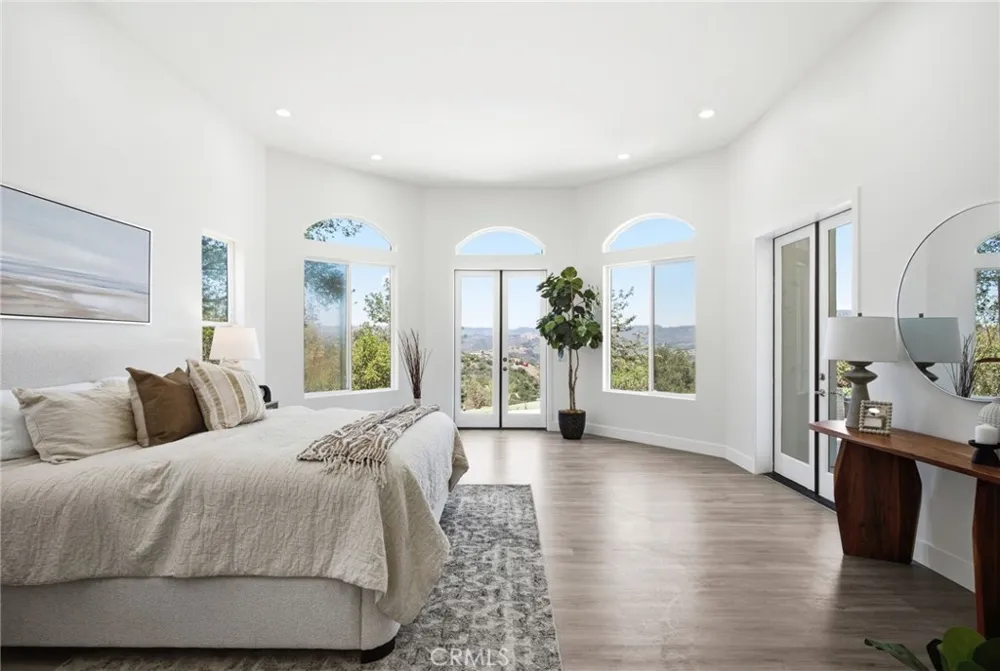 1094 Hillcrest View Lane Fallbrook, CA 92028
