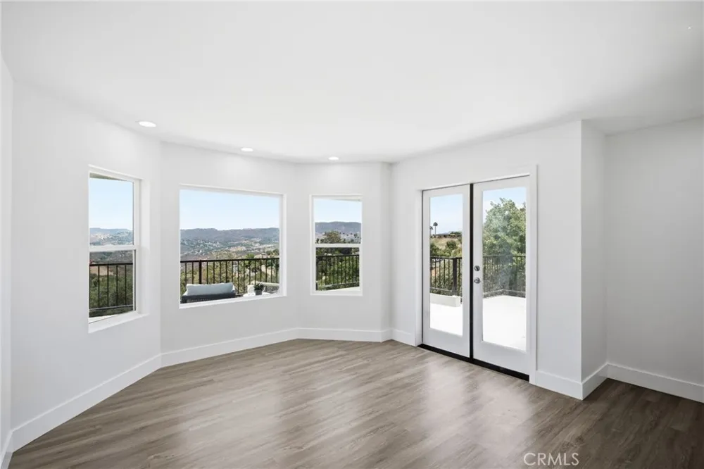 1094 Hillcrest View Lane Fallbrook, CA 92028