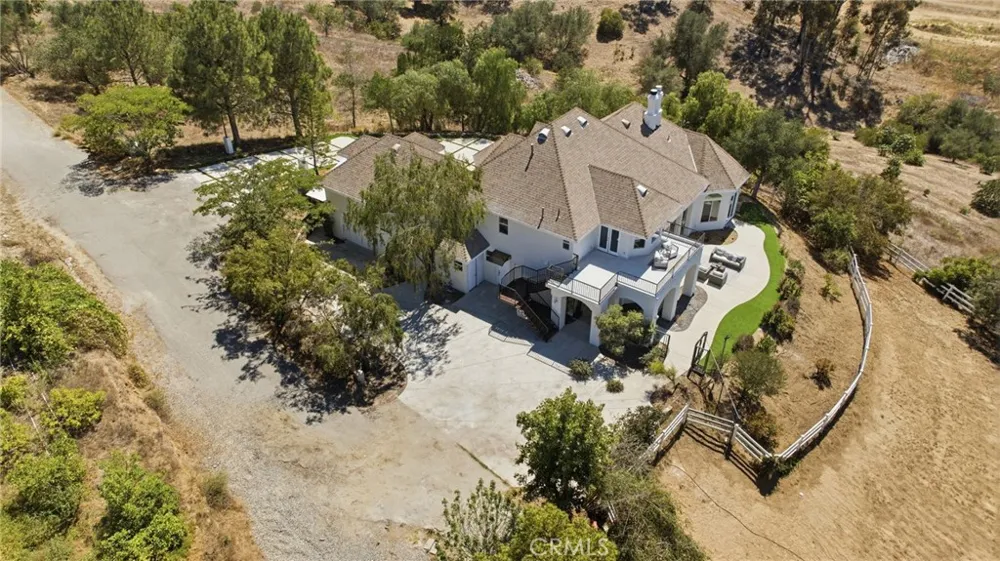 1094 Hillcrest View Lane Fallbrook, CA 92028