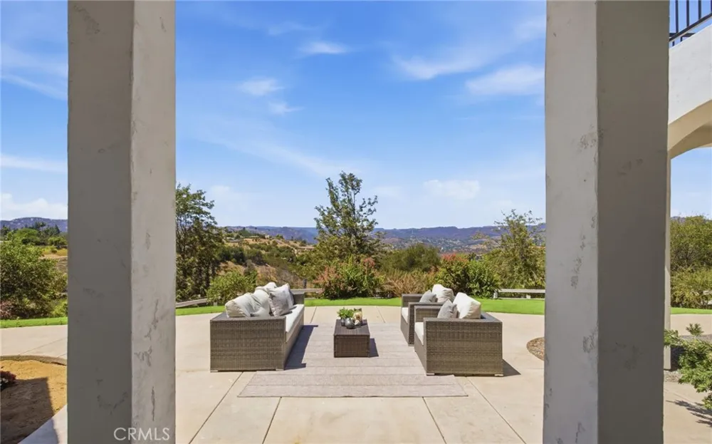 1094 Hillcrest View Lane Fallbrook, CA 92028