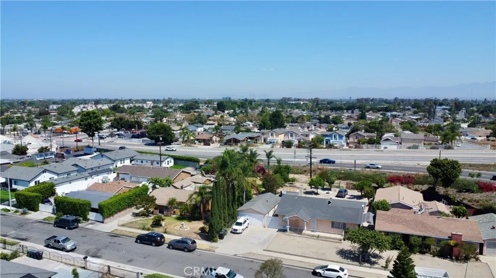 4953 E San Carlos Compton, CA 90221