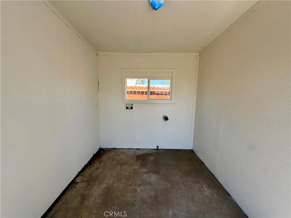 4953 E San Carlos Compton, CA 90221