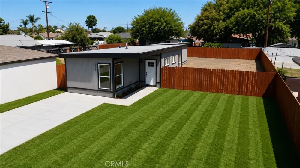 4953 E San Carlos Compton, CA 90221