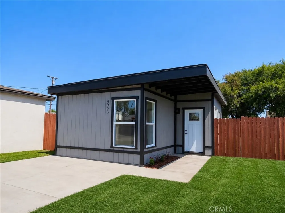 4953 E San Carlos Compton, CA 90221