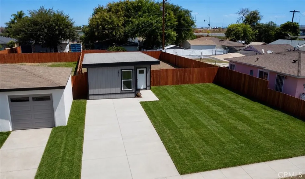 4953 E San Carlos Compton, CA 90221