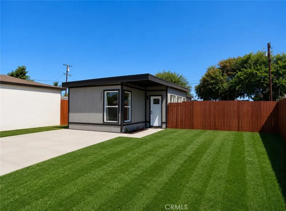 4953 E San Carlos Compton, CA 90221