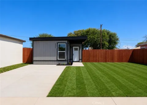 4953 E San Carlos
