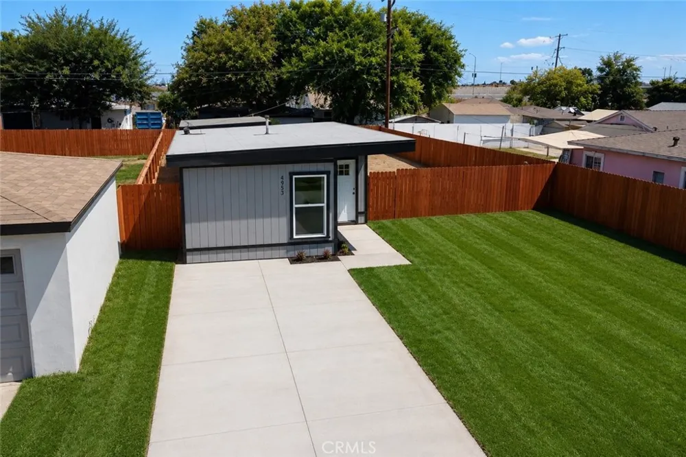 4953 E San Carlos Compton, CA 90221