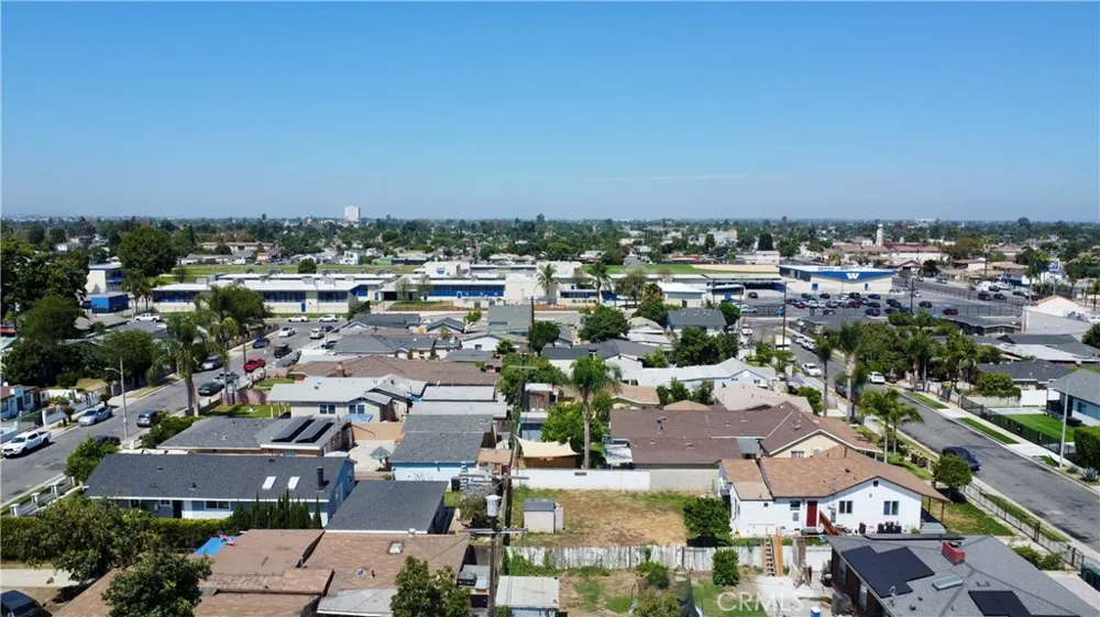4953 E San Carlos Compton, CA 90221