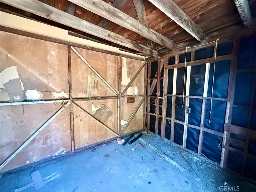 4953 E San Carlos Compton, CA 90221