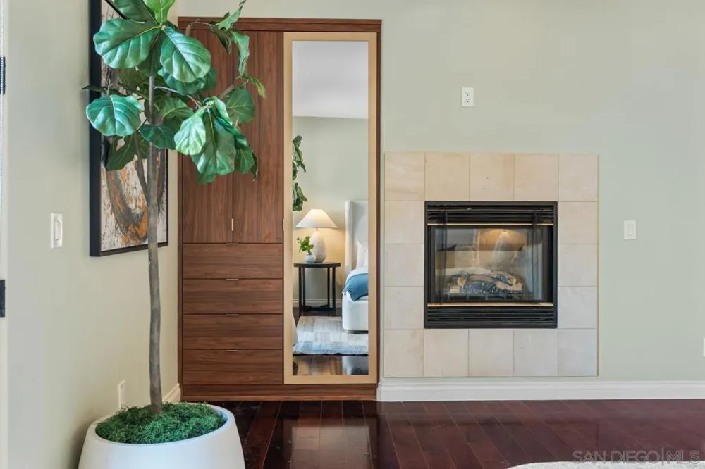 7157 Fay Ave La Jolla, CA 92037