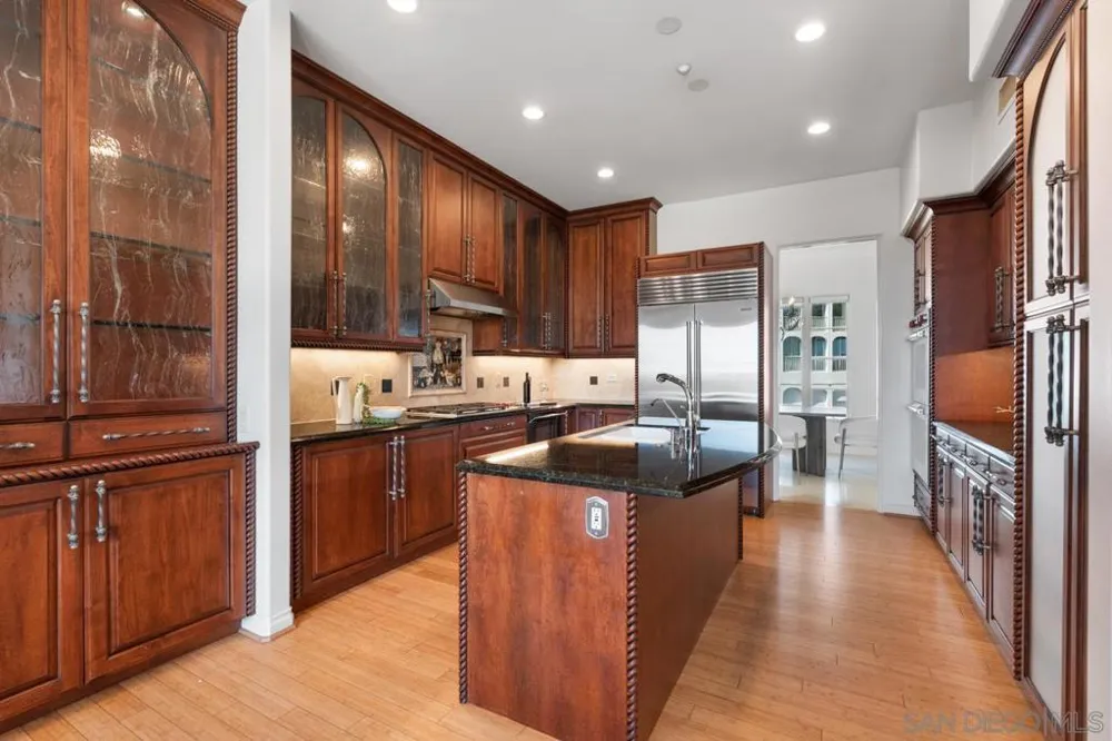 7157 Fay Ave La Jolla, CA 92037
