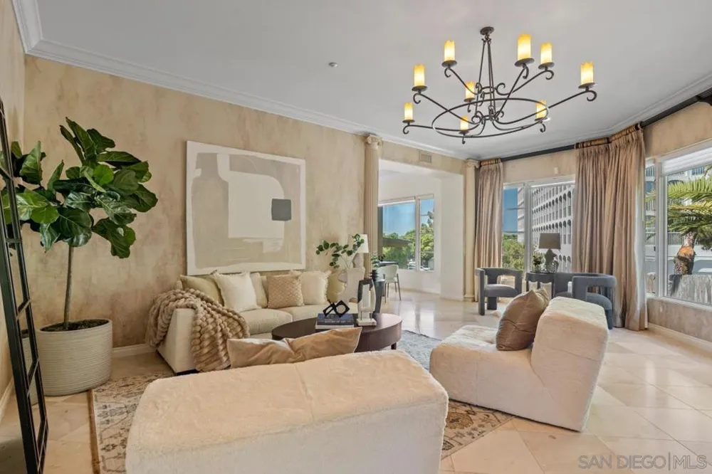 7157 Fay Ave La Jolla, CA 92037