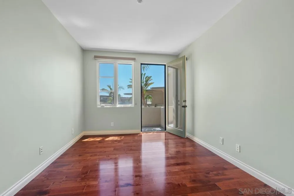 7157 Fay Ave La Jolla, CA 92037